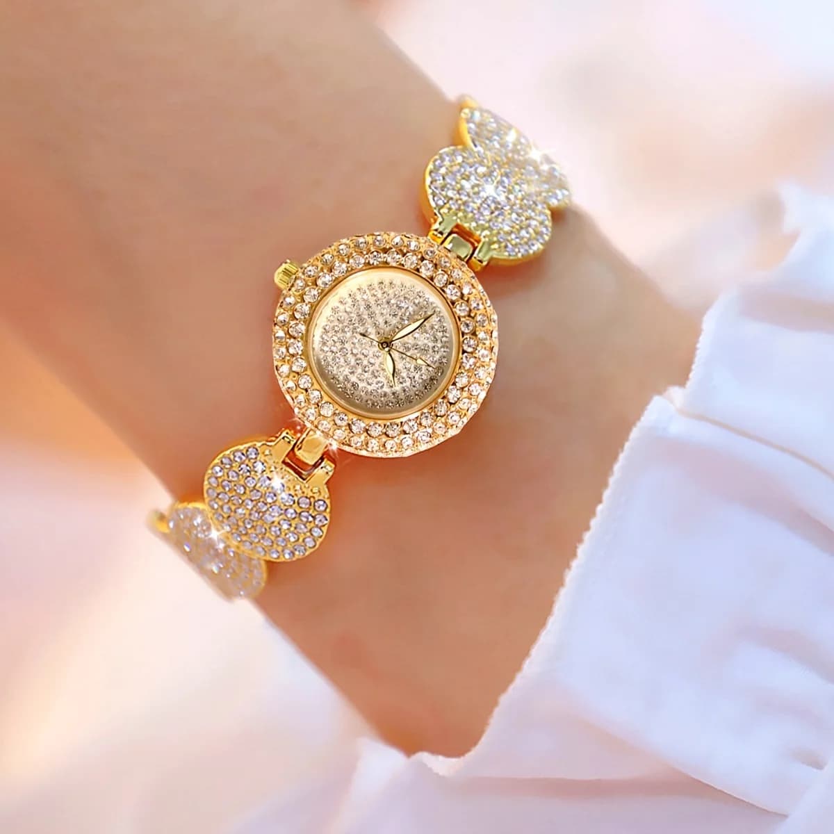 Montre Quartz à Cristaux — Élégance Analogique Scintillante